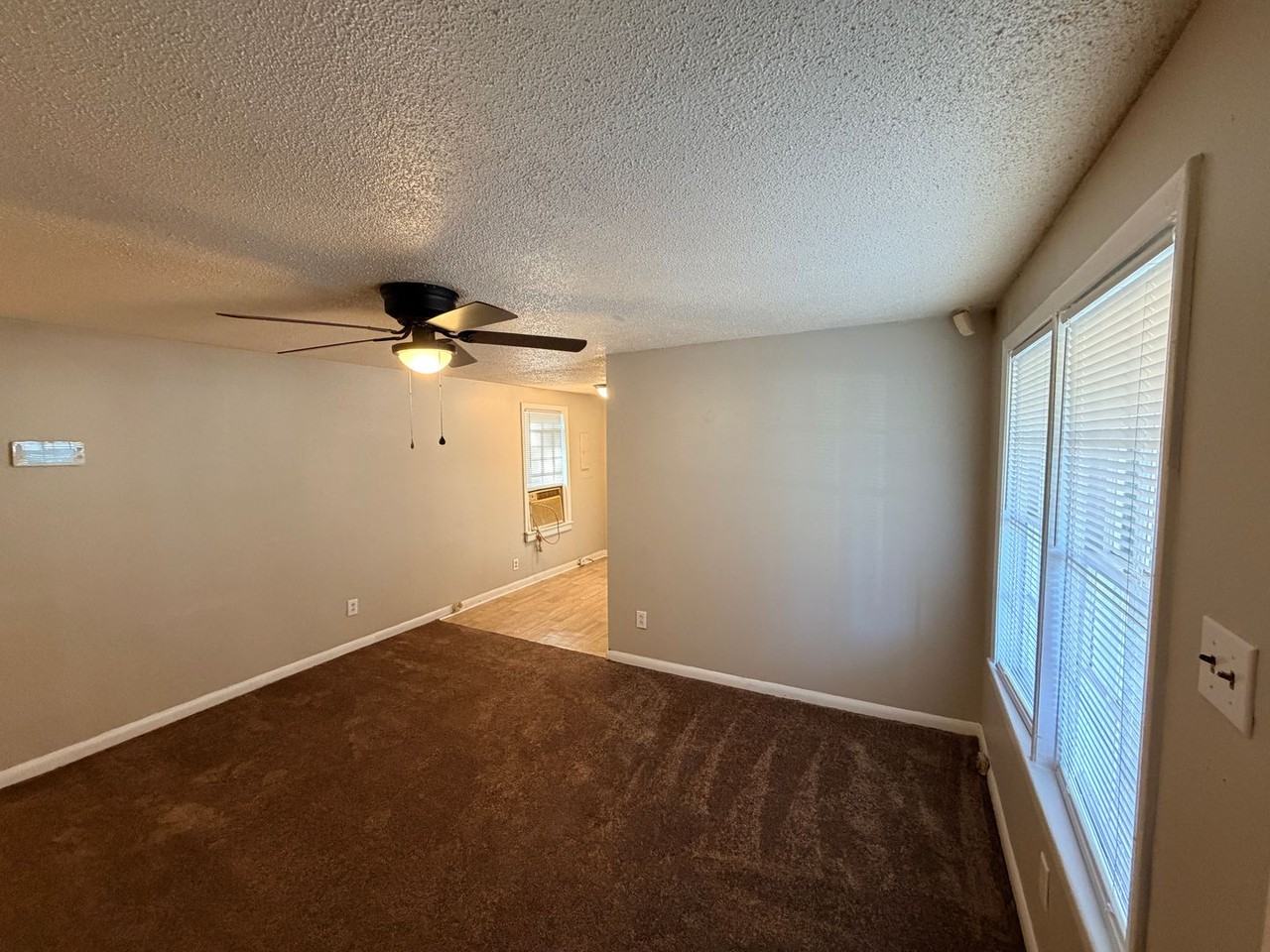 1604 N Lee St - Photo 4 of 22