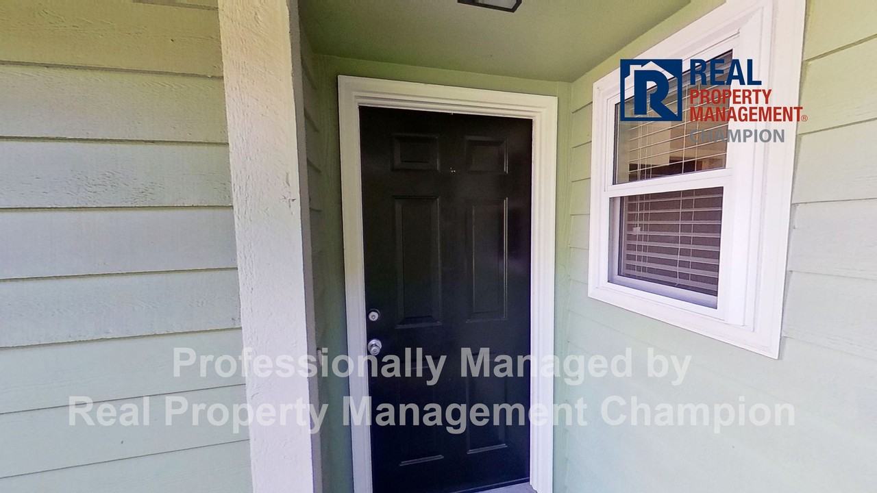 3998 Echo Farms Boulevard - Photo 2 of 29