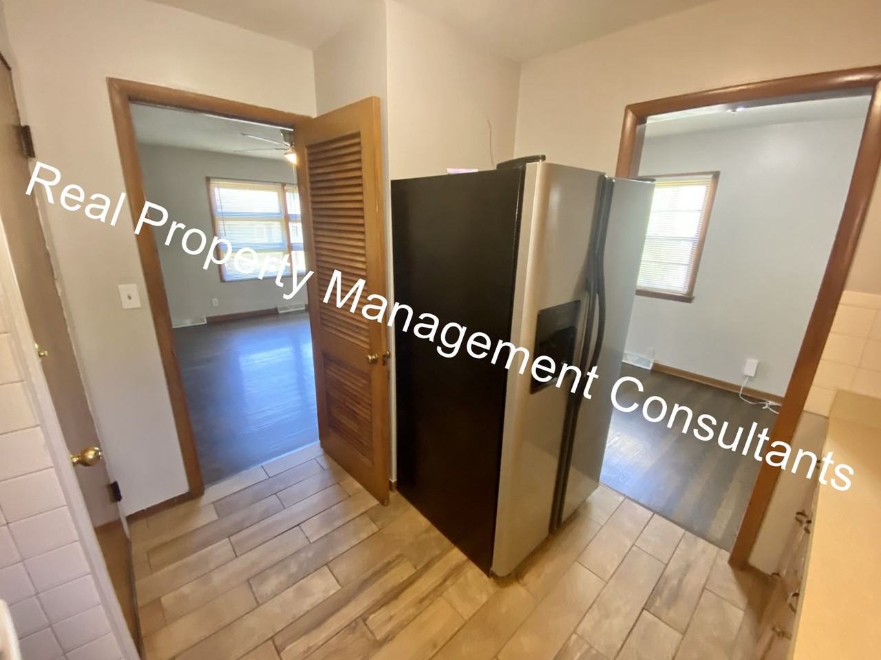 1324 East 81st Terrace - Photo 7 of 17