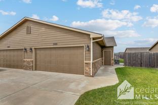 5335 N Cypress Cir - Photo 1 of 1