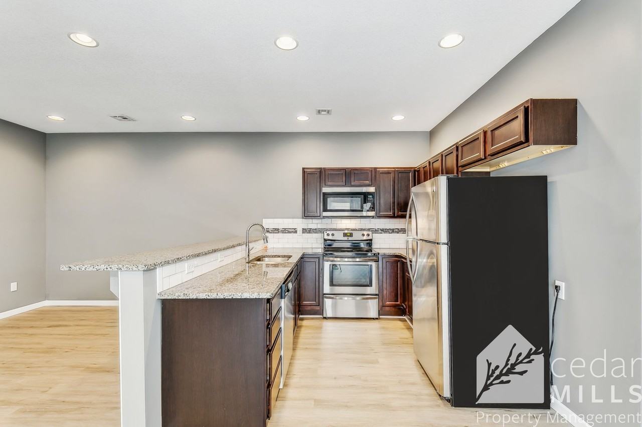 5335 N Cypress Cir - Photo 3 of 14