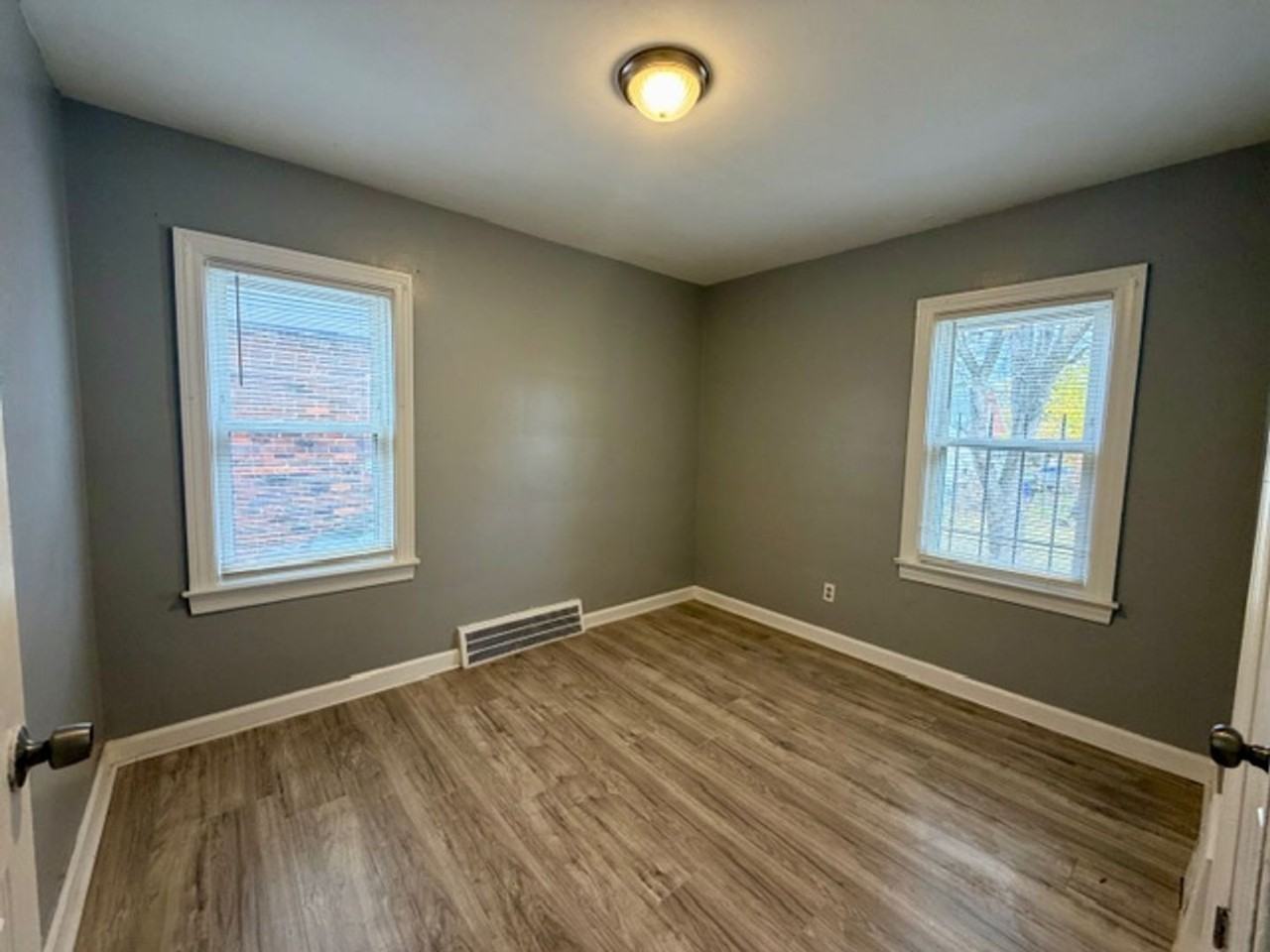 9566 Whitcomb St - Photo 7 of 12