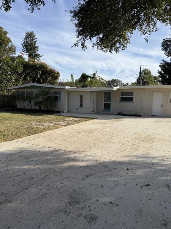 895 Delano Rd - Photo 2 of 20