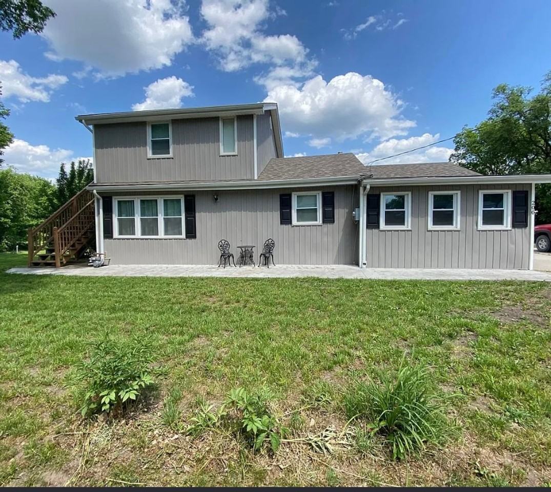 200 S 3rd St - Photo 2 of 11