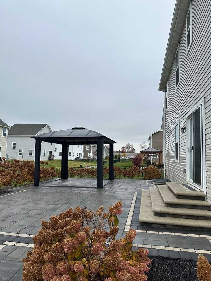 380 Crownover Way - Photo 2 of 25