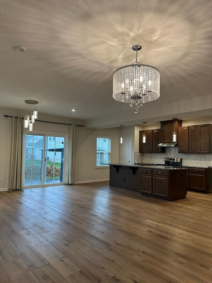 380 Crownover Way - Photo 5 of 25