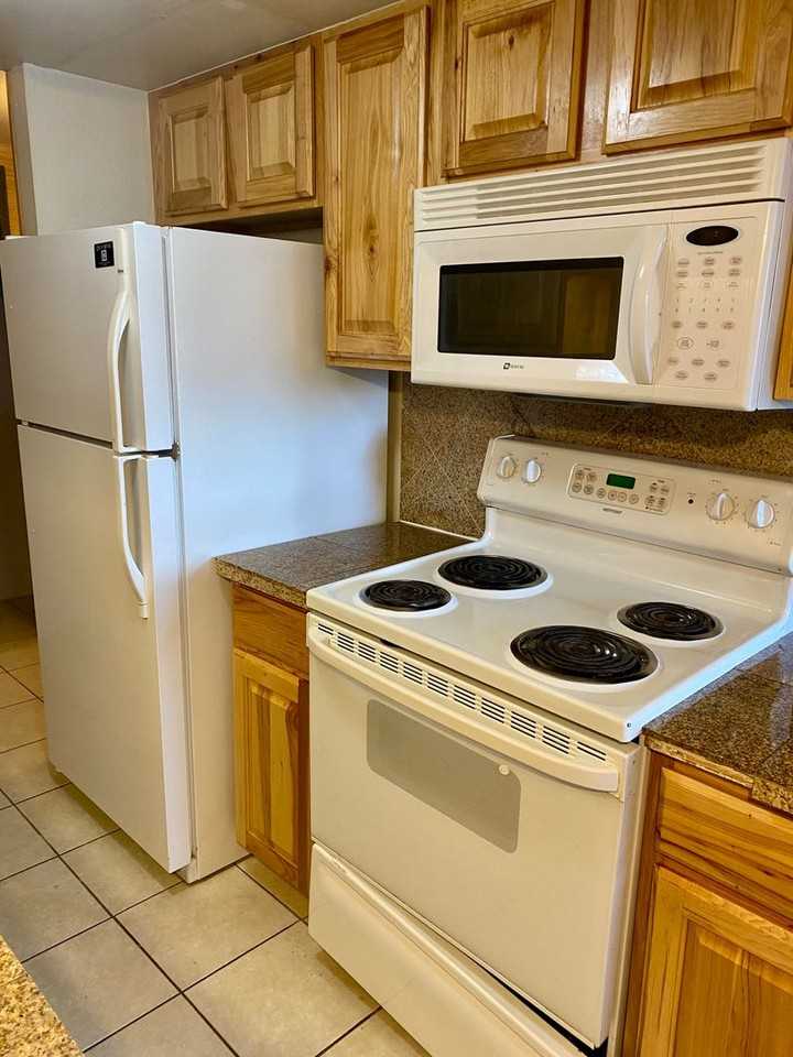 805 29th St #452 - Photo 5 of 18