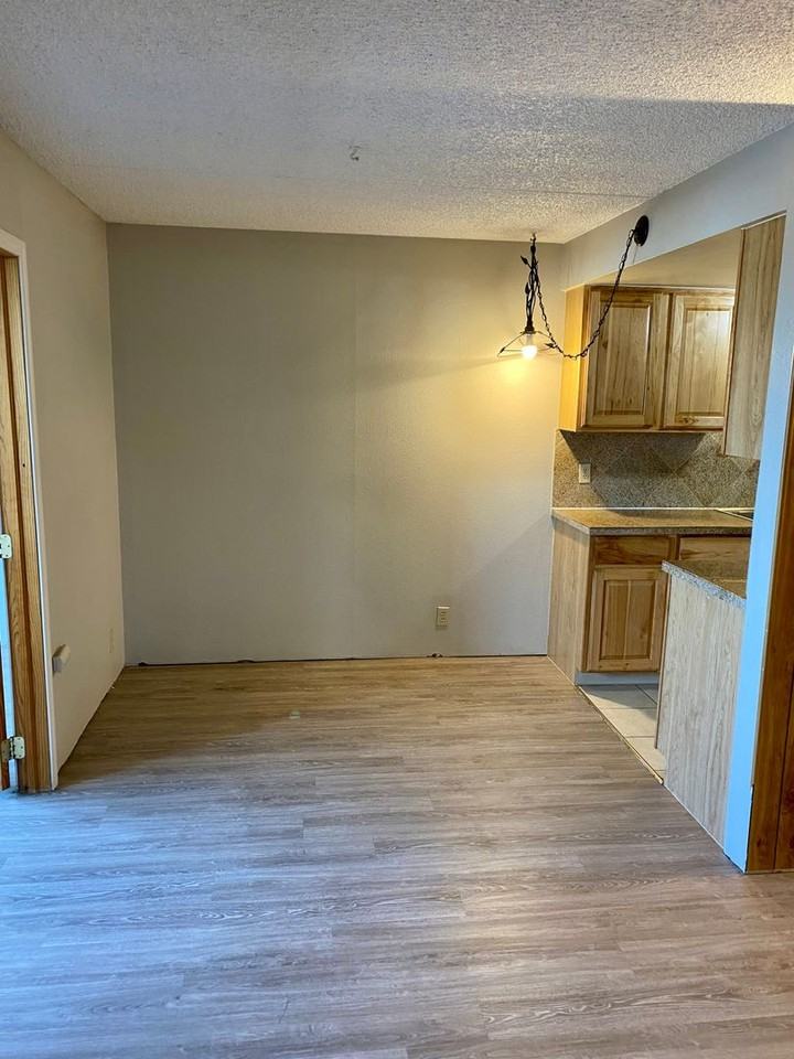 805 29th St #452 - Photo 6 of 18