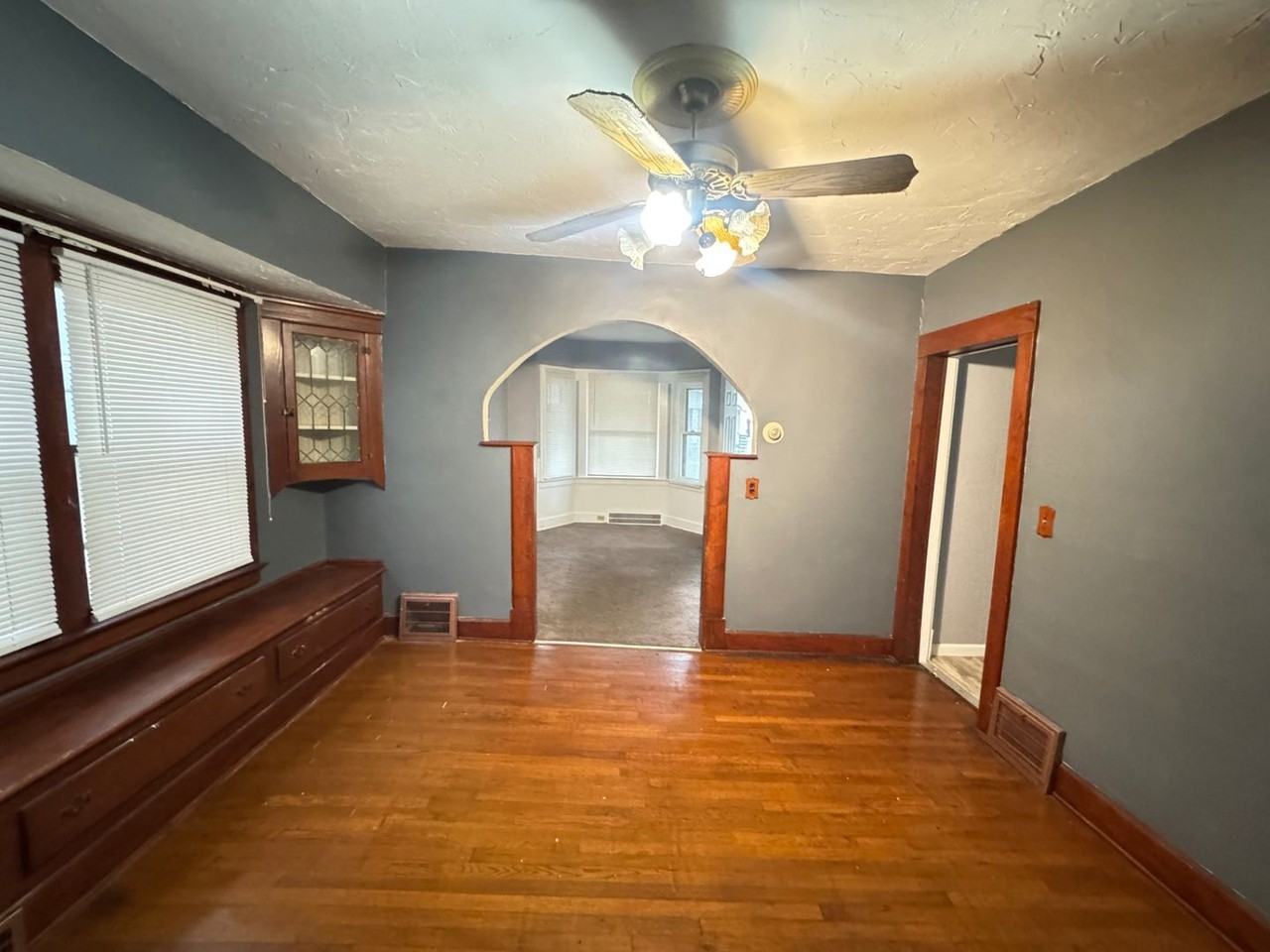 849 Rudyard Rd - Photo 3 of 17