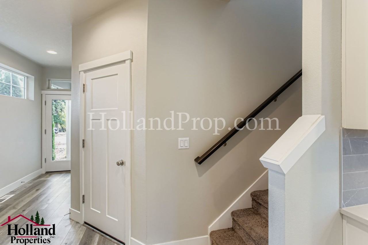 4415 Se Lone Oak St - Photo 3 of 18