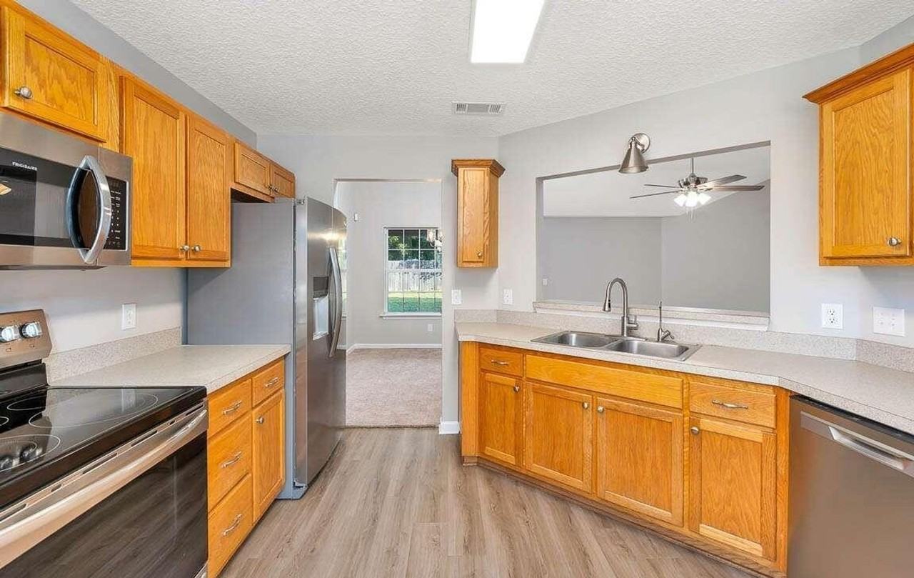 254 Merriwood Cir - Photo 4 of 17