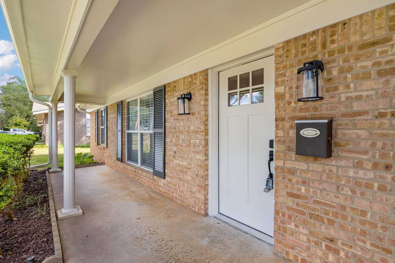 119 Samuel Dr - Photo 4 of 34