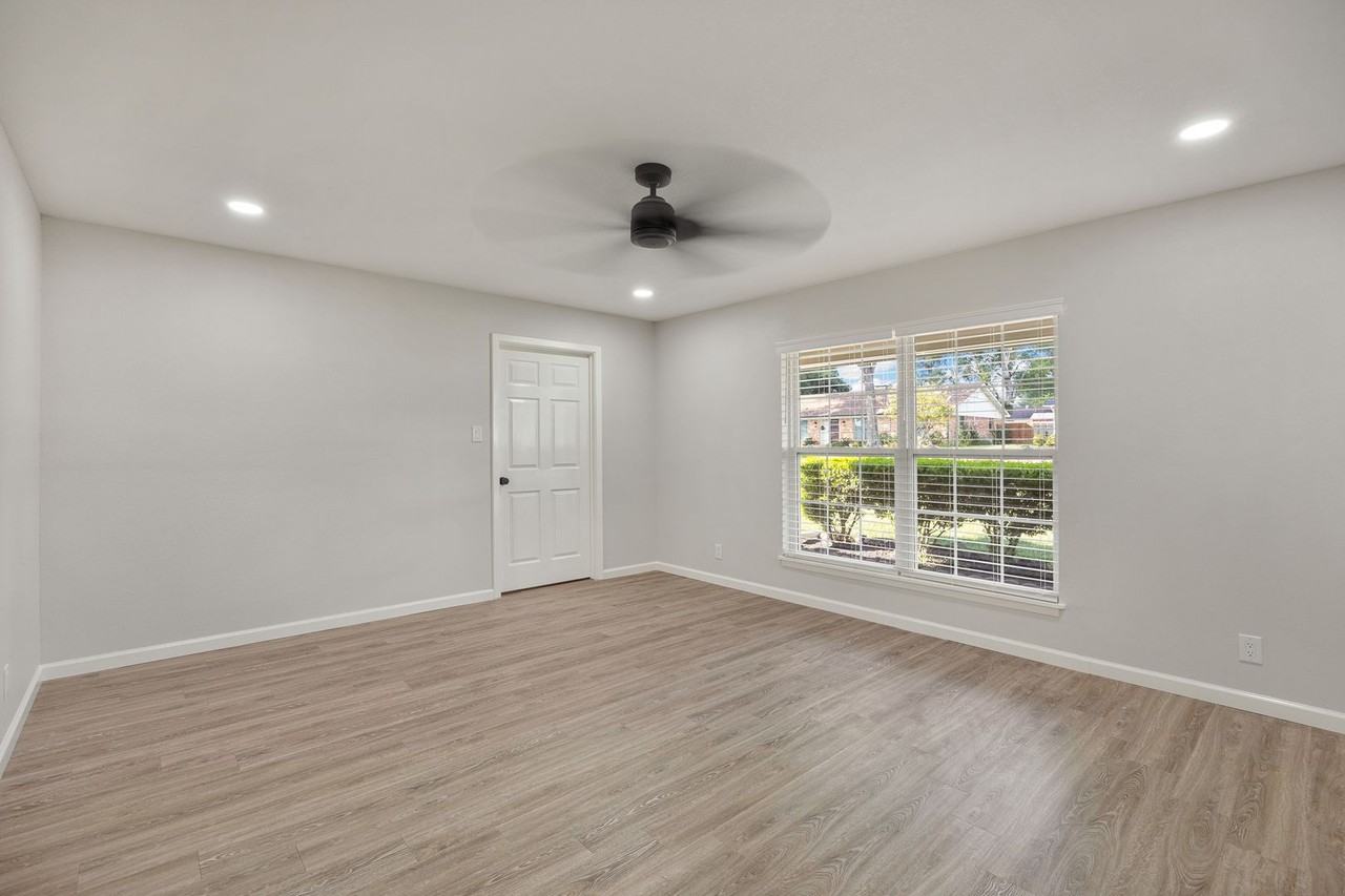 119 Samuel Dr - Photo 6 of 34