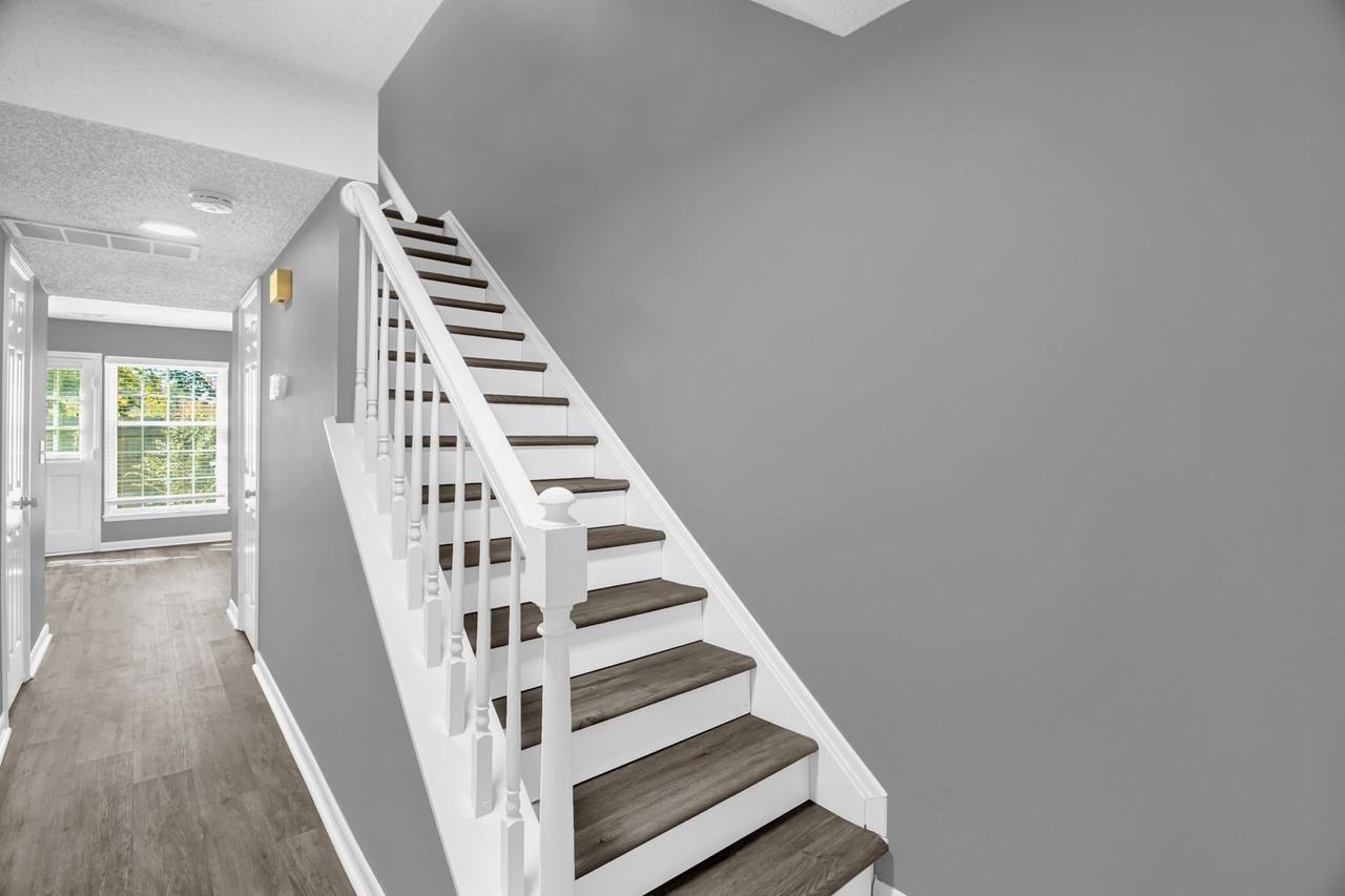 3317 Regents Park Lane - Photo 5 of 28