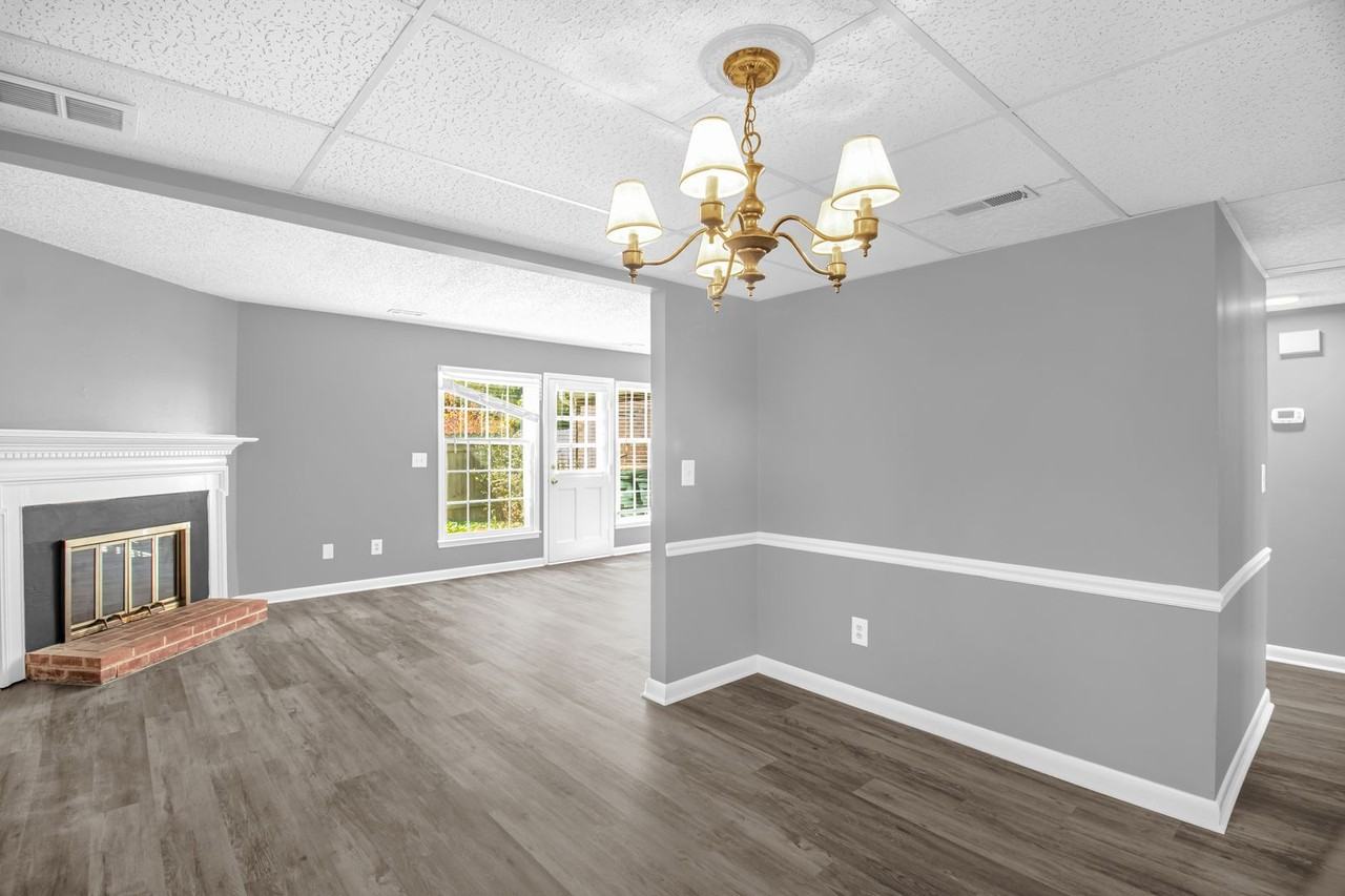 3317 Regents Park Lane - Photo 7 of 28