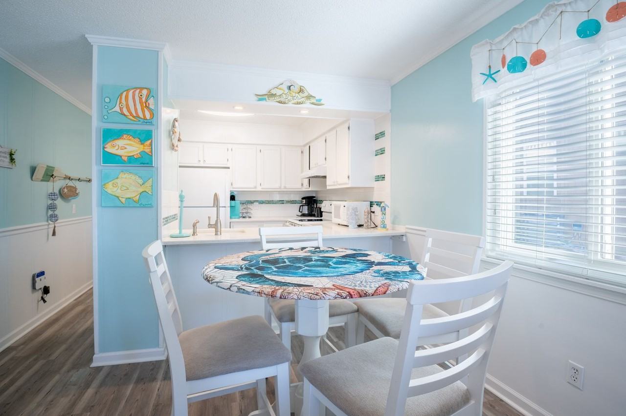 264 Haven at Sandvillas  @ 264 W. First St. #F1 - Photo 3 of 21