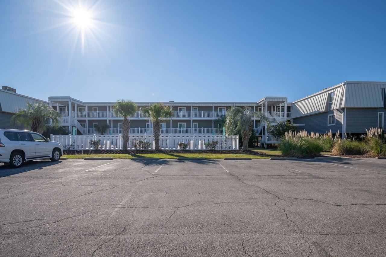 264 Haven at Sandvillas  @ 264 W. First St. #F1 - Photo 4 of 21