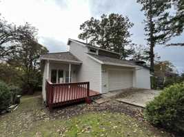 featured image of 31 Aquinas St