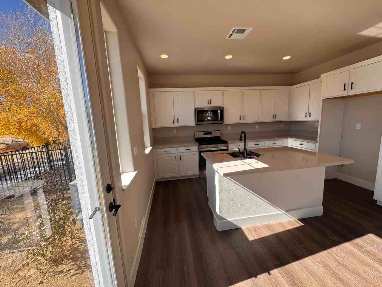 348 Cattail Circle - Photo 6 of 35