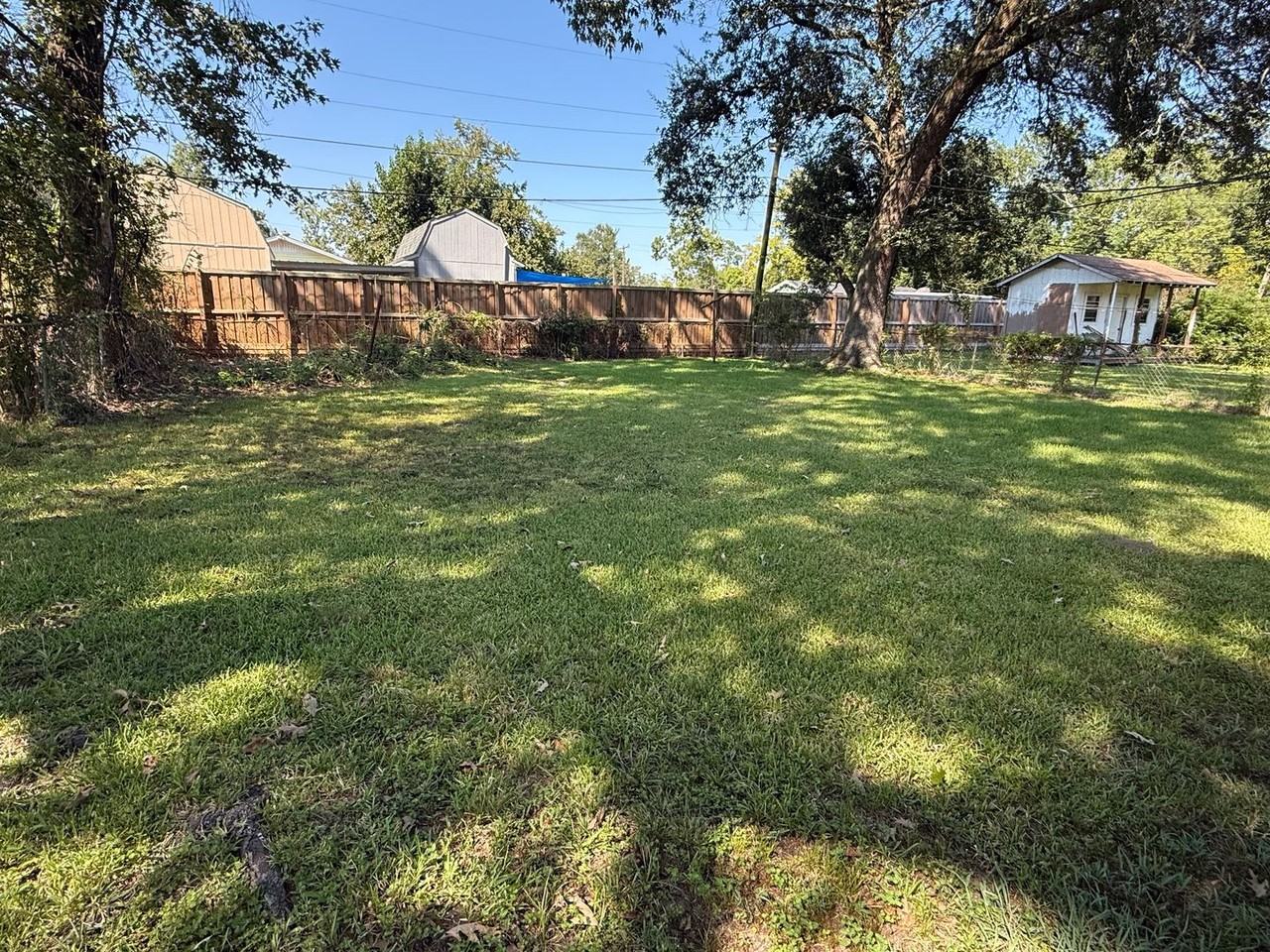 2450 North Lynwood Drive - Photo 2 of 13