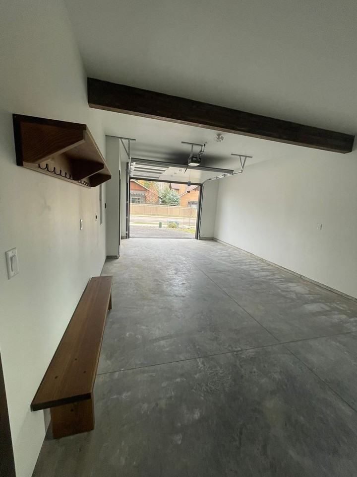 1950 Whitefish Ave - Photo 4 of 50