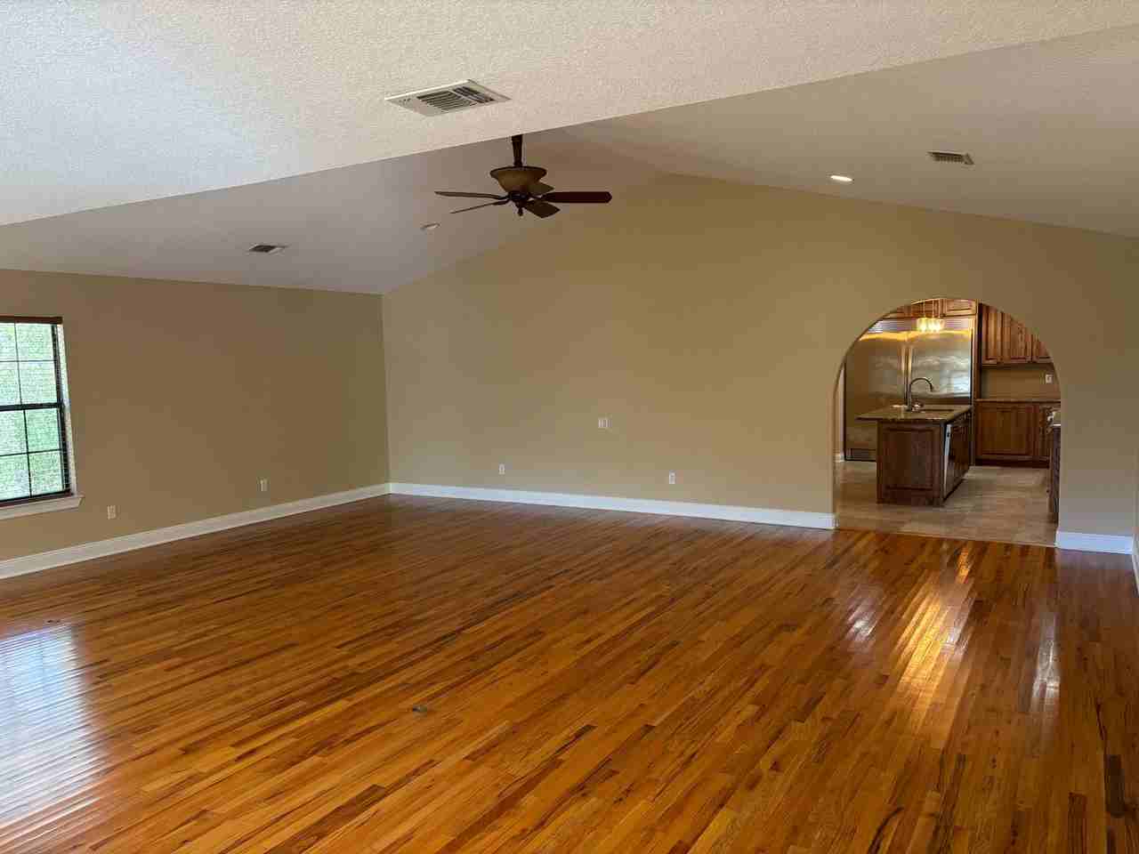 1002 Daffin Rd - Photo 2 of 24