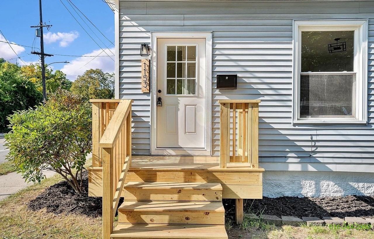 1153 Bridge St Nw - Photo 4 of 20