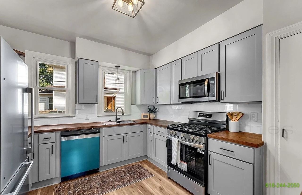 1153 Bridge St Nw - Photo 7 of 20