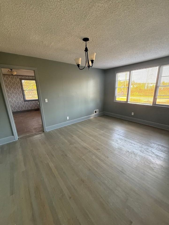 3002 Lawrence Rd - Photo 6 of 18