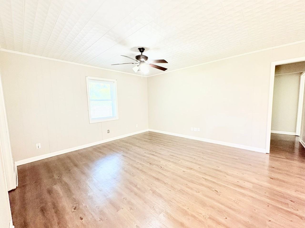 1115 Stutes St - Photo 2 of 14