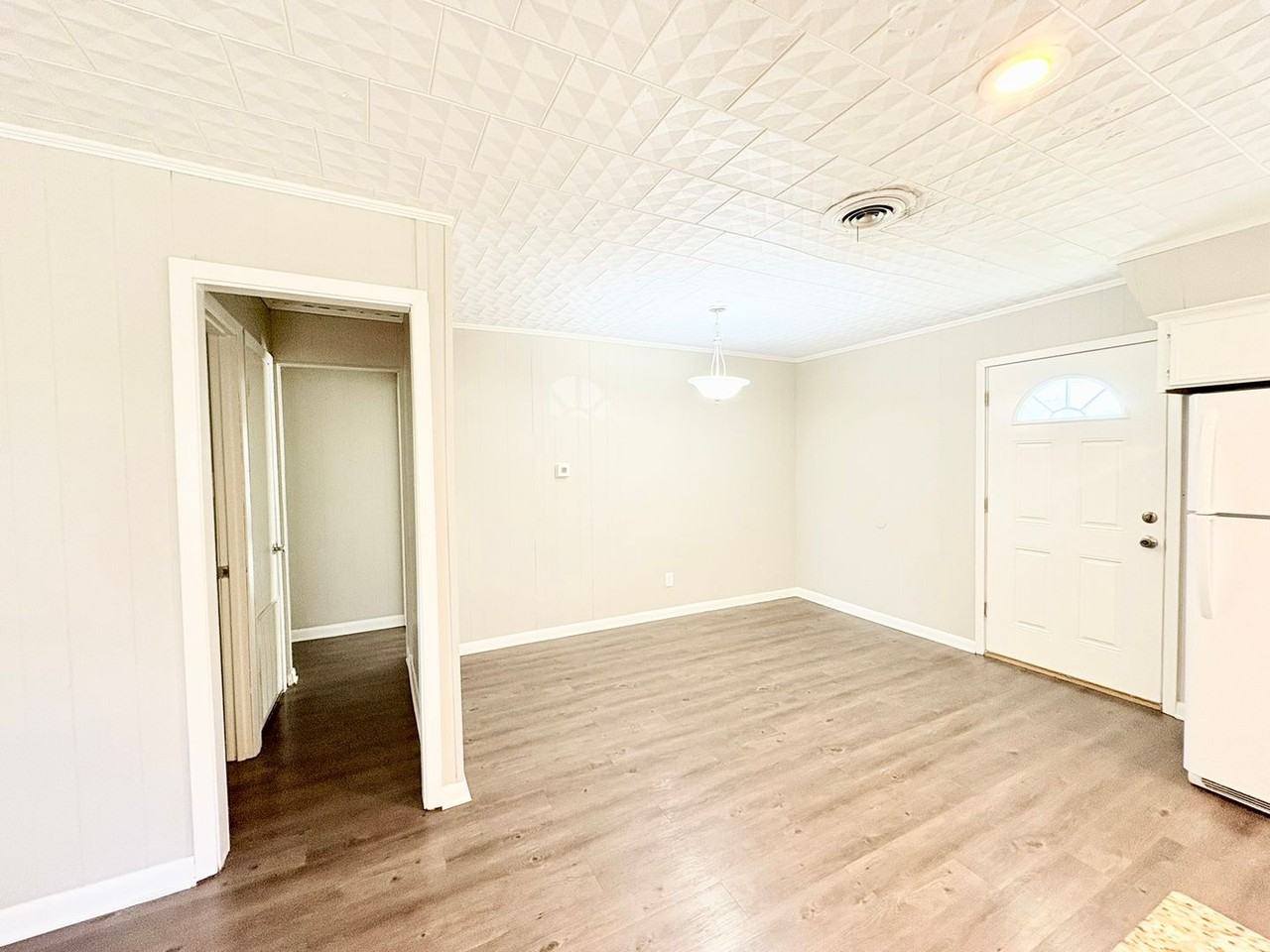 1115 Stutes St - Photo 7 of 14