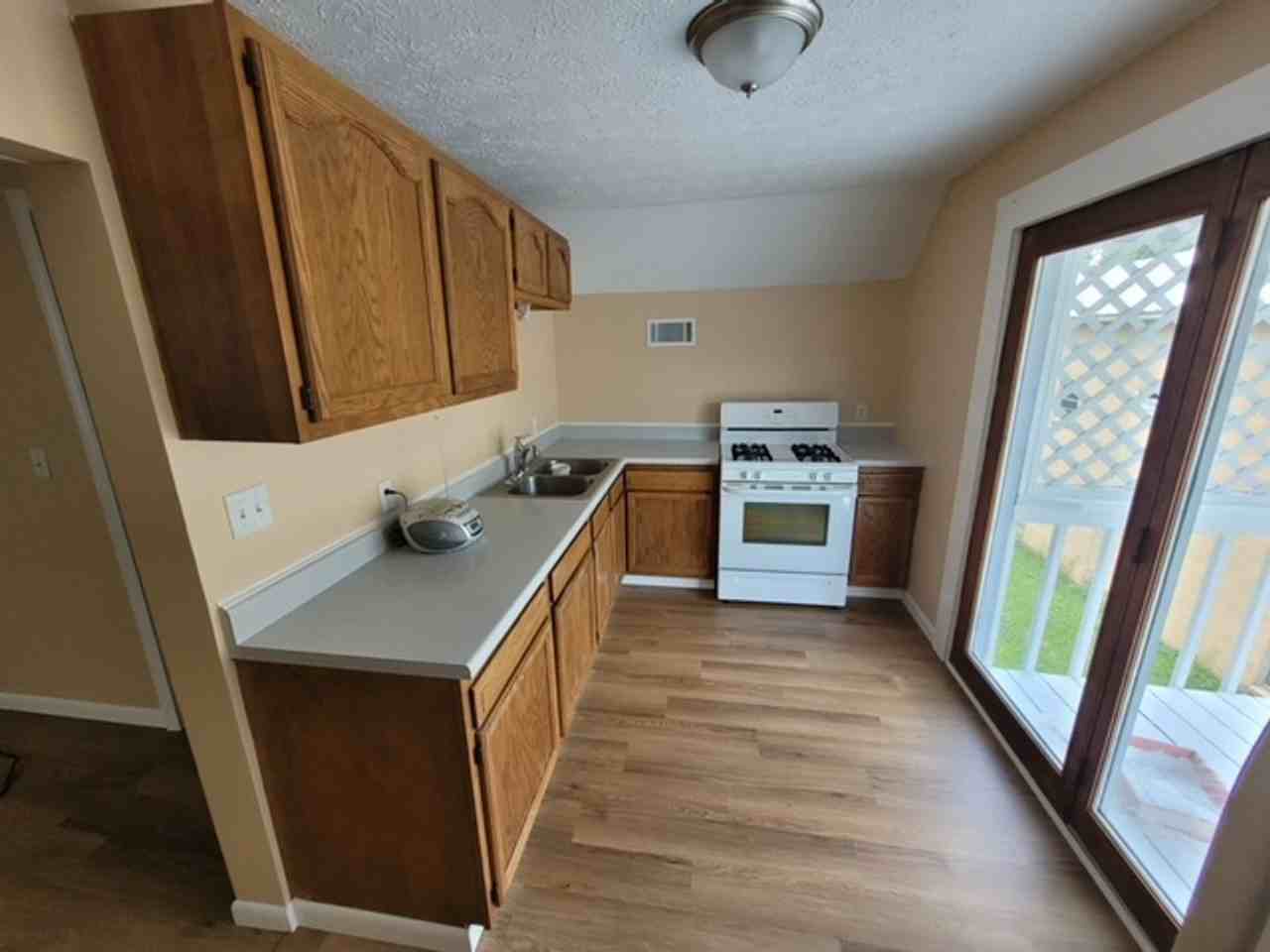 1411 E Harper Ave - Photo 7 of 11