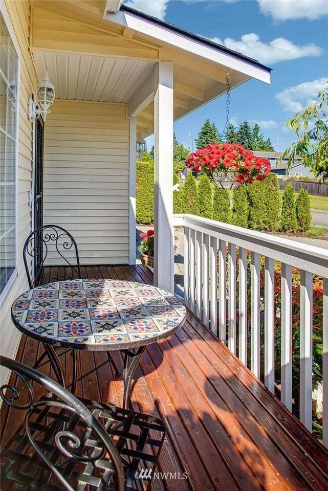 24 76th Pl Sw - Photo 3 of 17
