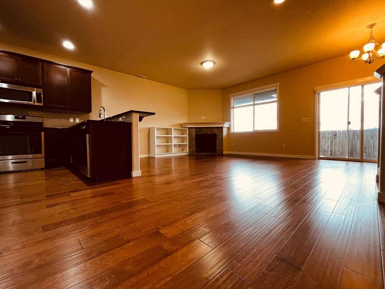 30126 Nw Stewart Ln - Photo 3 of 16