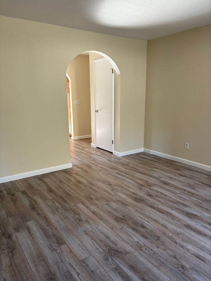 244 Park Place Dr - Photo 2 of 15