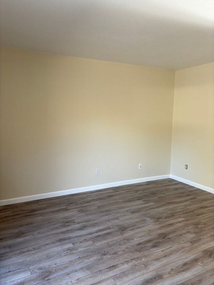 244 Park Place Dr - Photo 3 of 15