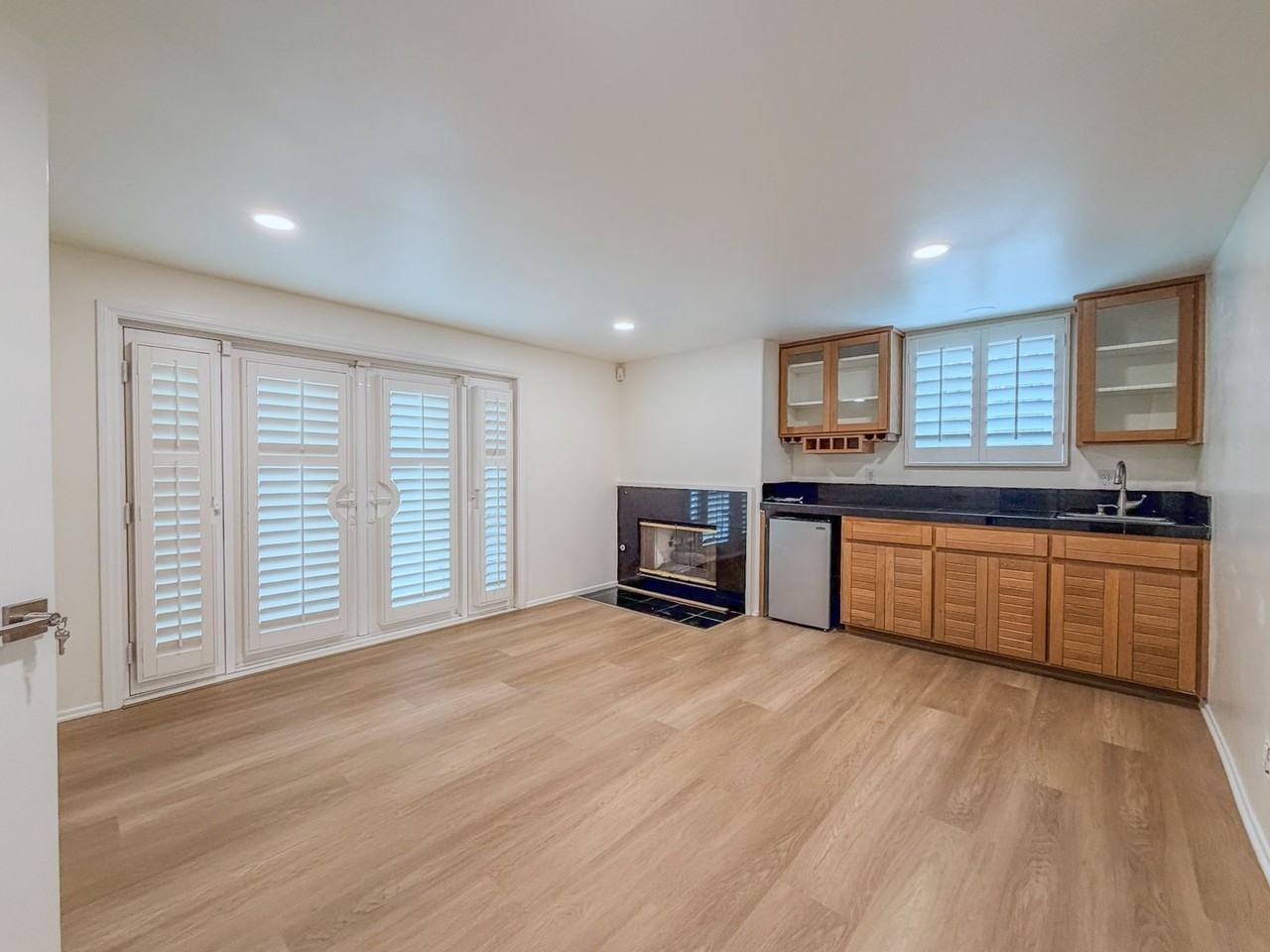 3525 Sunset Lane - Photo 3 of 50