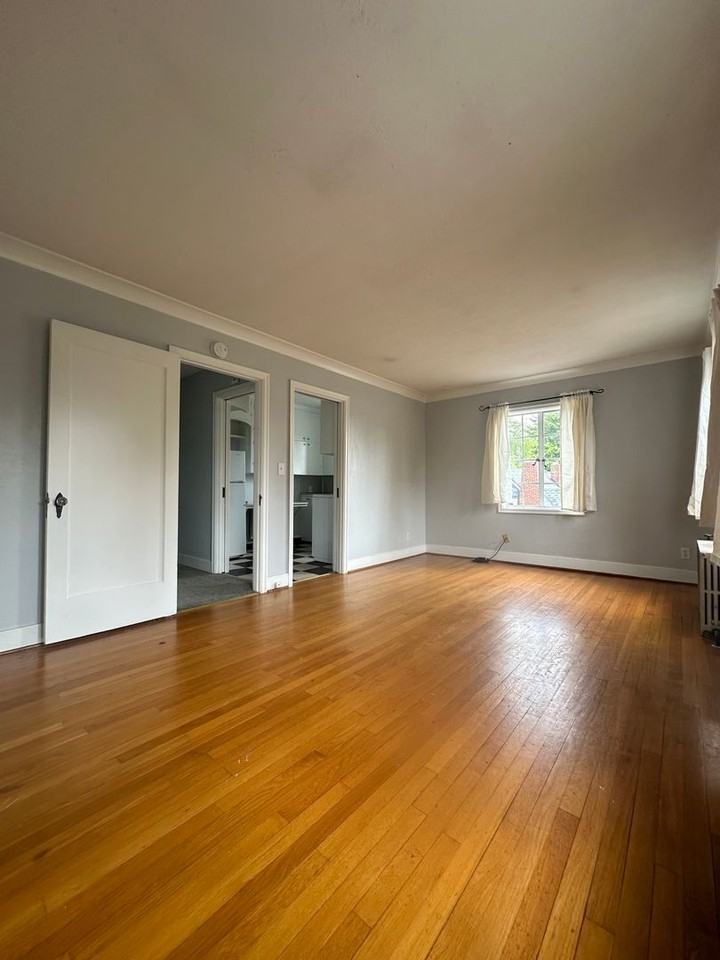 18348 Se River Rd - Photo 2 of 9