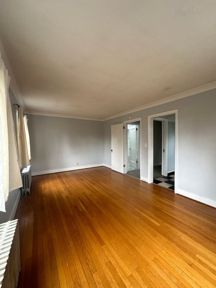 18348 Se River Rd - Photo 3 of 9