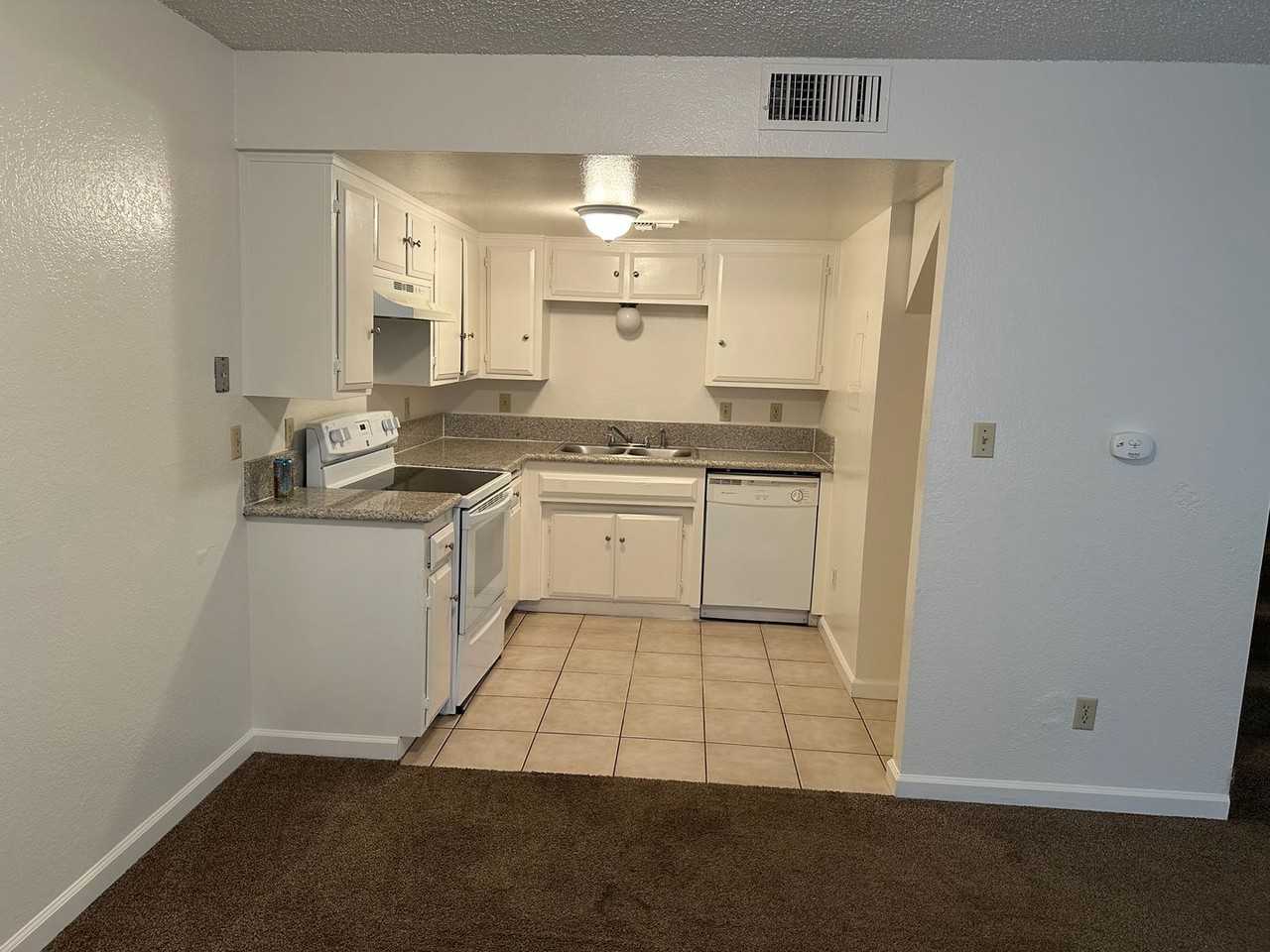 1811 California Avenue - Photo 5 of 12