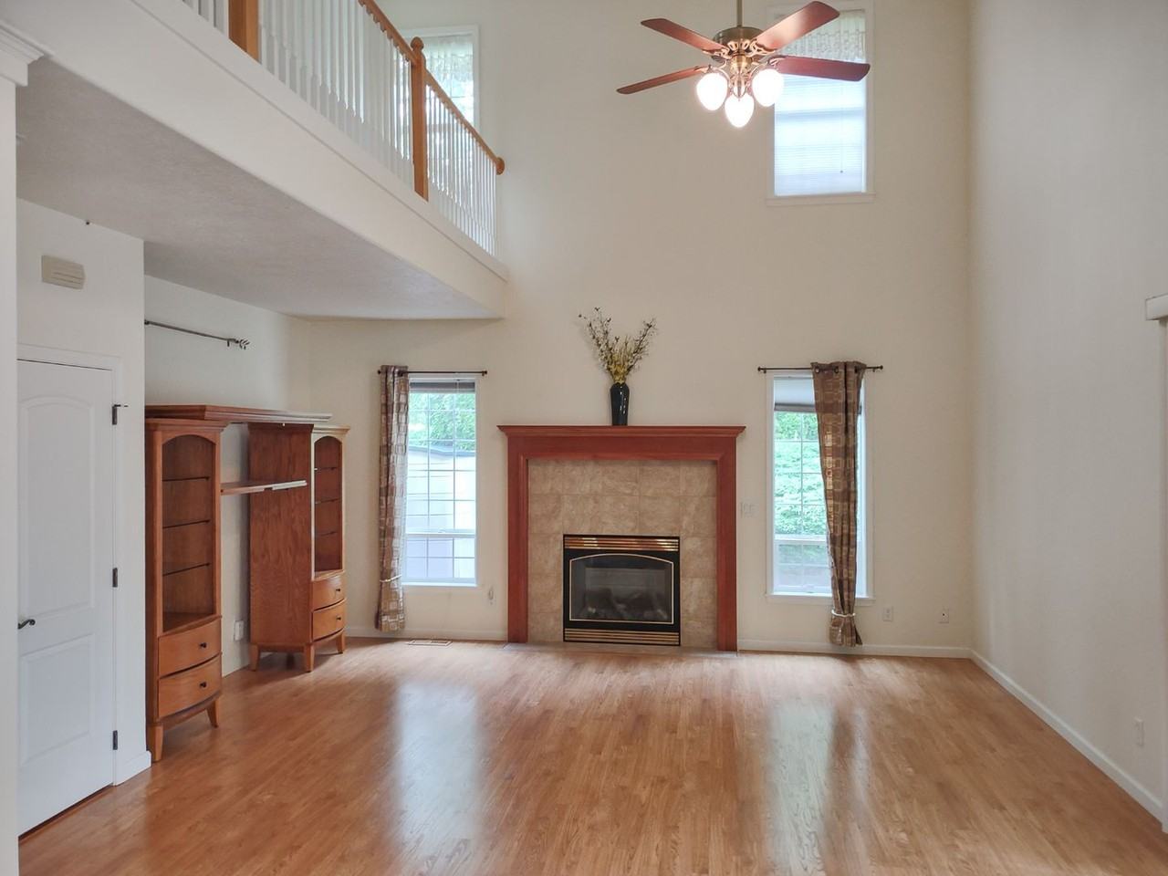 2464 Sage Ave Se - Photo 3 of 18