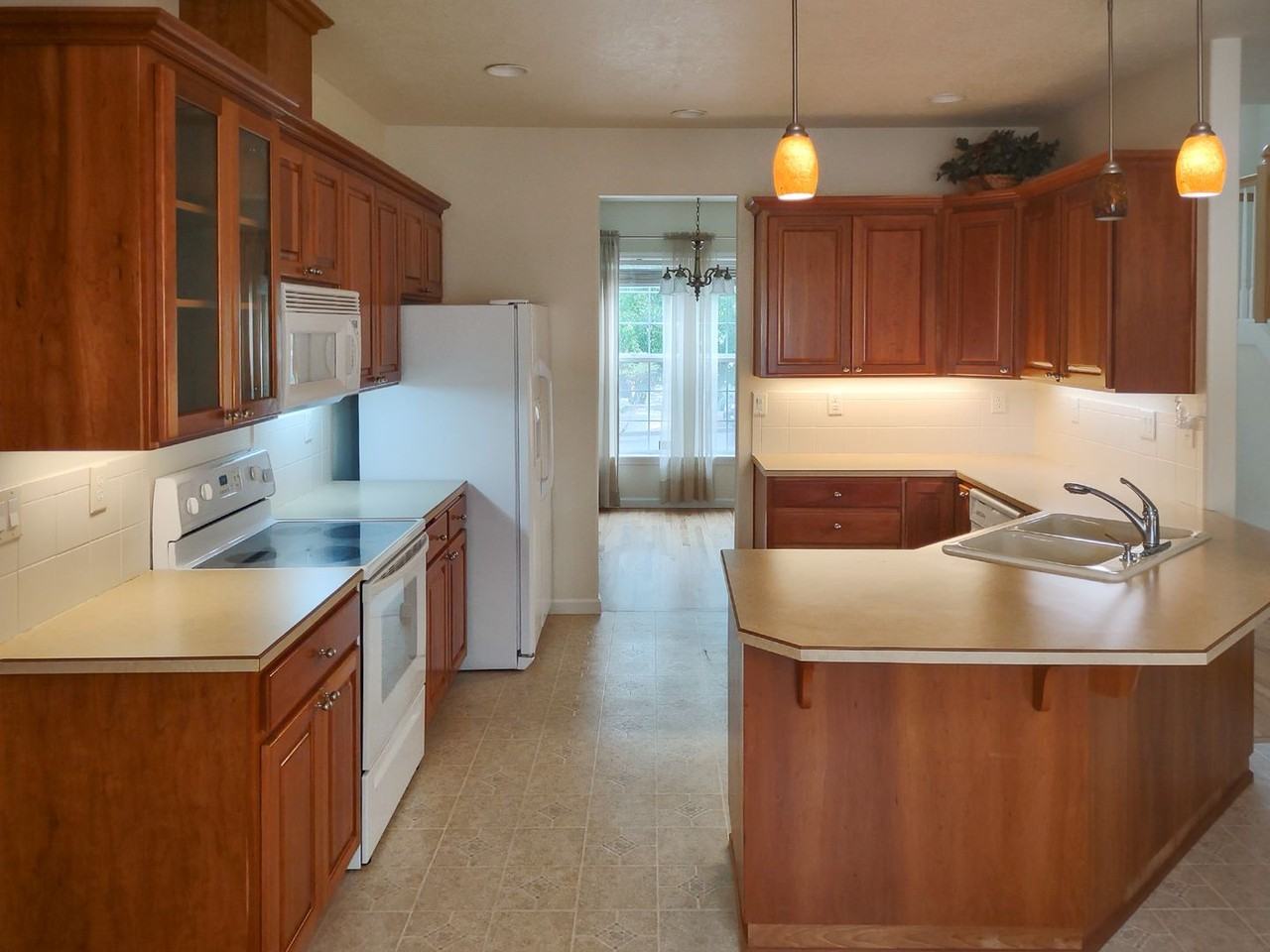 2464 Sage Ave Se - Photo 4 of 18