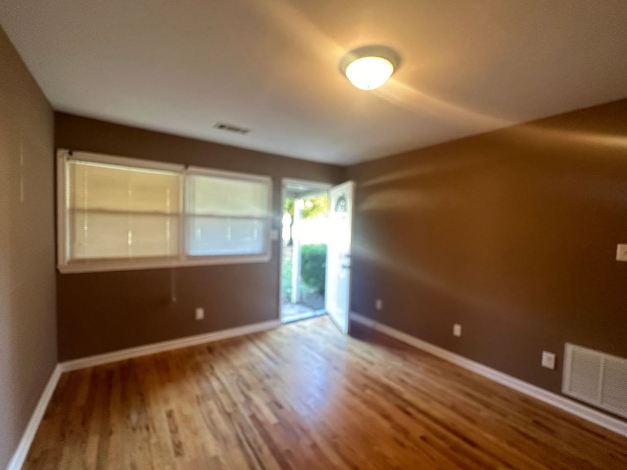 3810 Robbins Rd - Photo 3 of 17