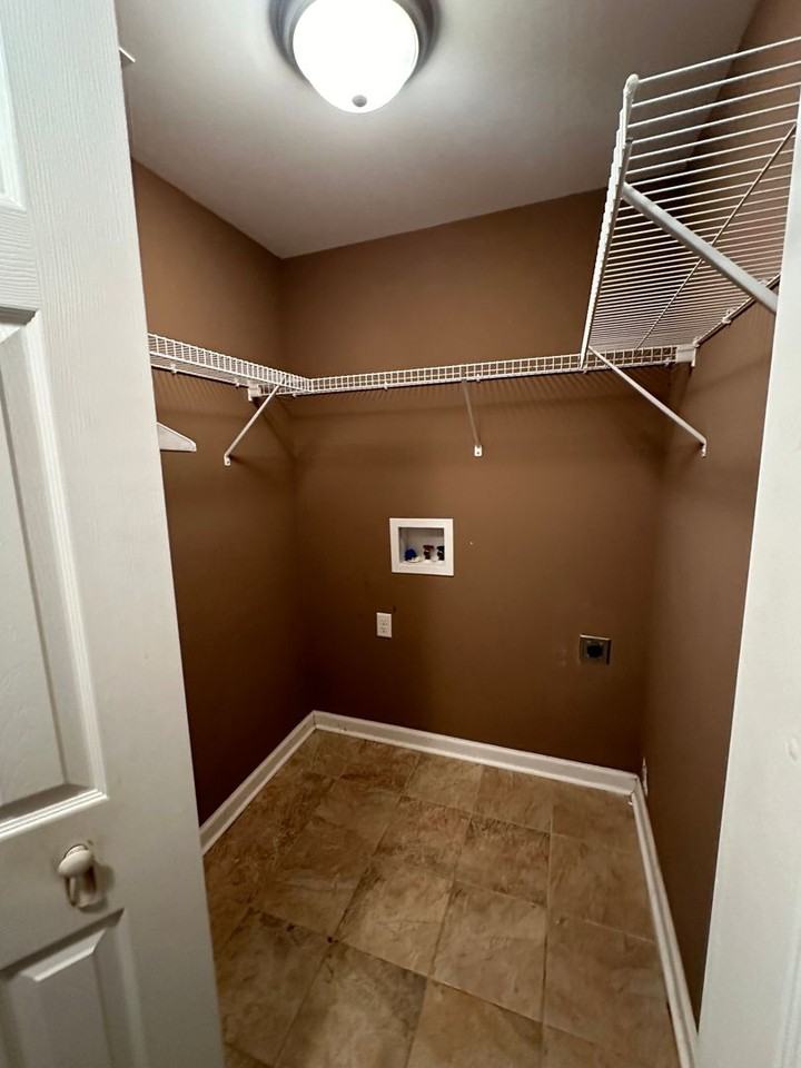 3810 Robbins Rd - Photo 7 of 17