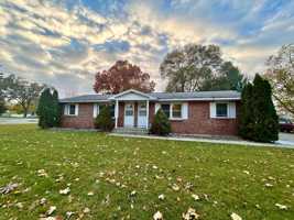 featured image of 3189/3191 Wallace Ave