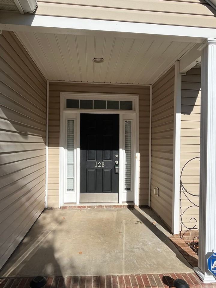 128 Wild Thorn Ln - Photo 2 of 26