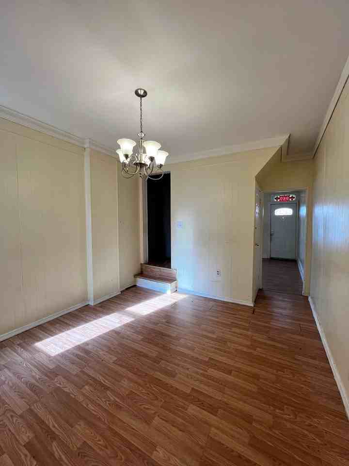 940 Muhlenberg St - Photo 4 of 12