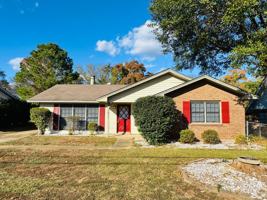 featured image of 5821 Darien Dr