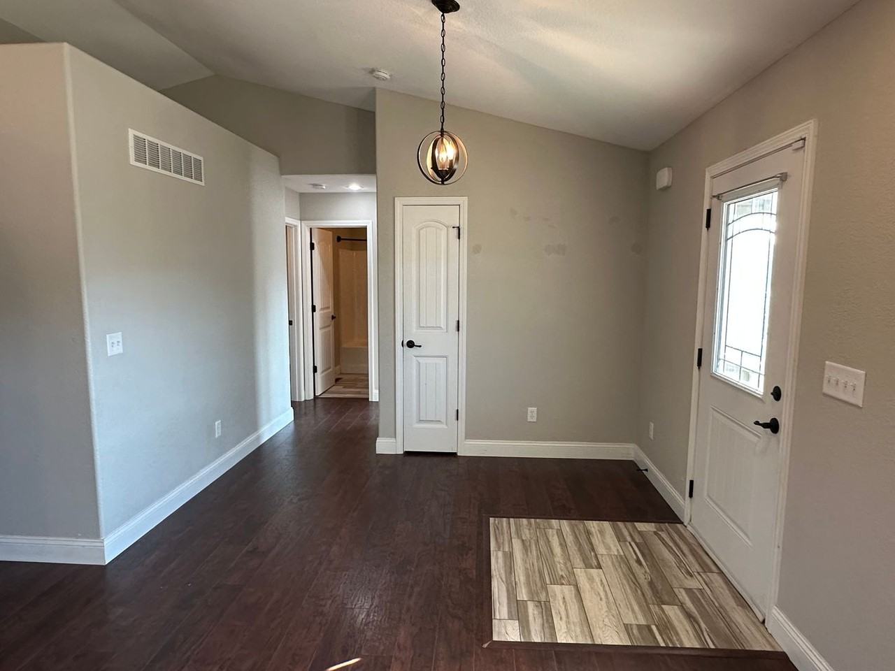 100 Kennedy Ct - Photo 2 of 32