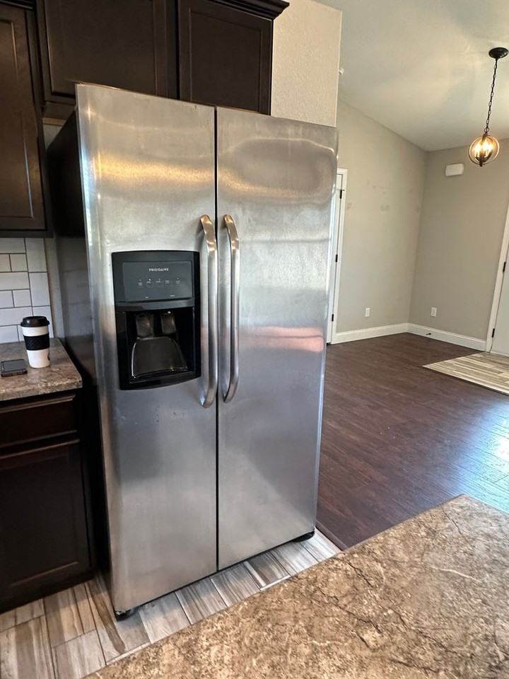 100 Kennedy Ct - Photo 6 of 32